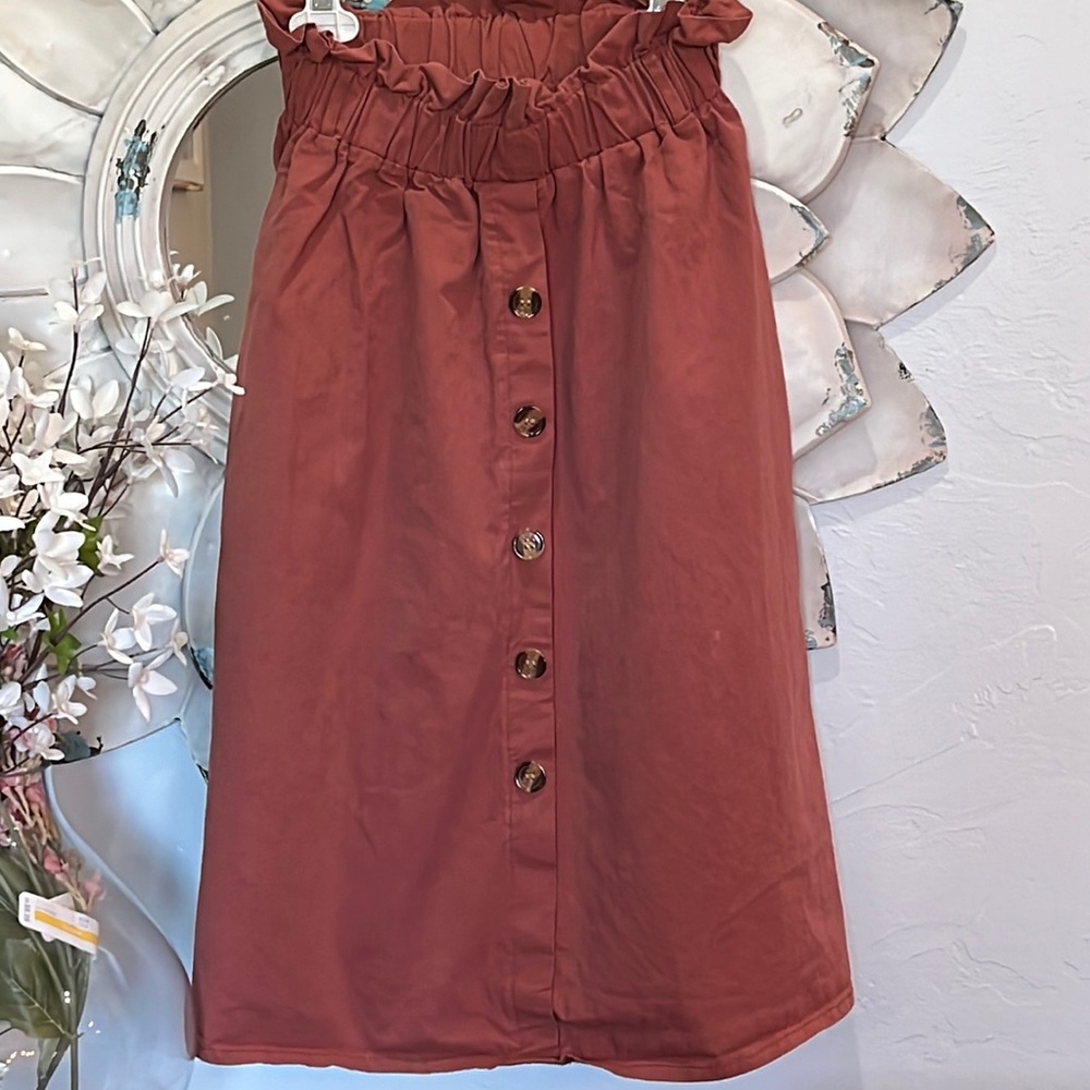 Long burgundy skirt with elastic waist